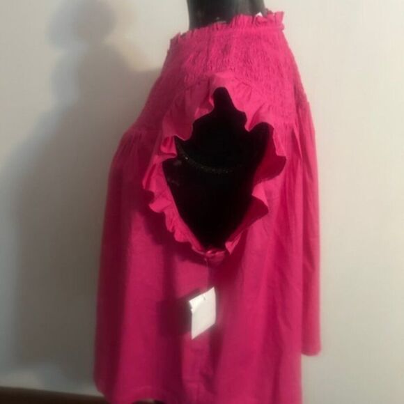 Crown & Ivy Pink Flutter sleeve smocked top, size 2X - Picture 3 of 6